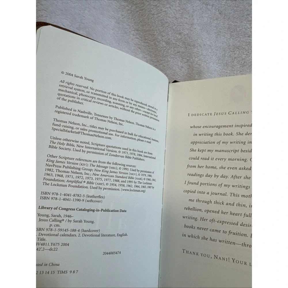 Jesus Calling Devotional Book Enjoying Peace In His Presence‎ Sarah Young
